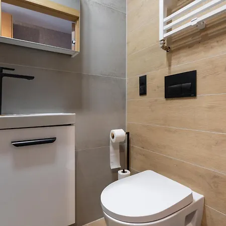 Reymonta 24 With Free Parking By Bookinghost Katowice