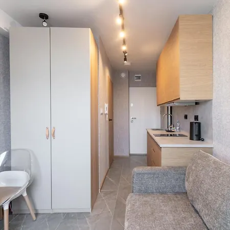 Reymonta 24 With Free Parking By Bookinghost Apartamento *