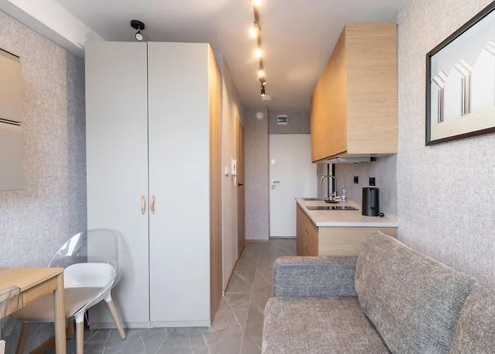 Reymonta 24 With Free Parking By Bookinghost Apartamento *