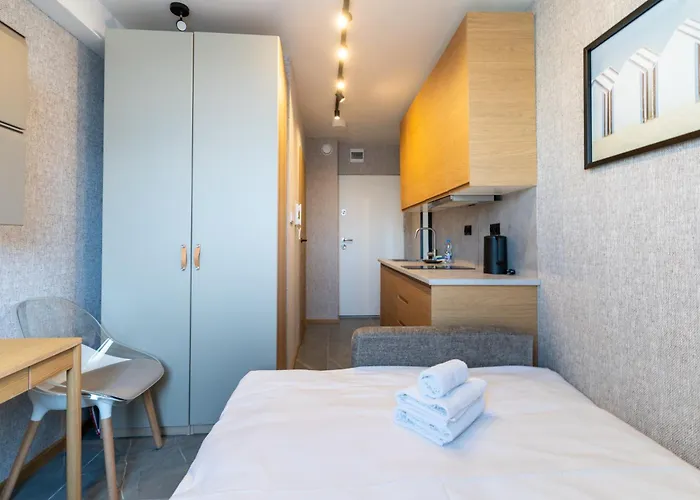 Reymonta 24 With Free Parking By Bookinghost